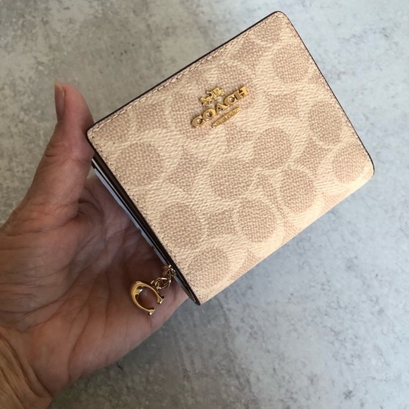 Coach Snap Wallet Signature Coated Canvas Sand Chalk - Picture 2 of 9